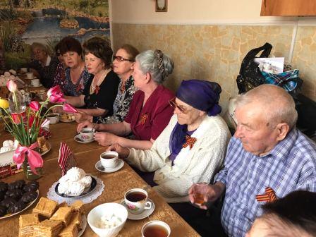 В Управлении ПФР в Тбилисском районе Краснодарского края 5 мая 2017 года прошла встреча сотрудников с ветеранами 